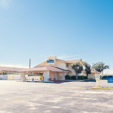 Baymont By Wyndham Fort Stockton Bagian luar foto