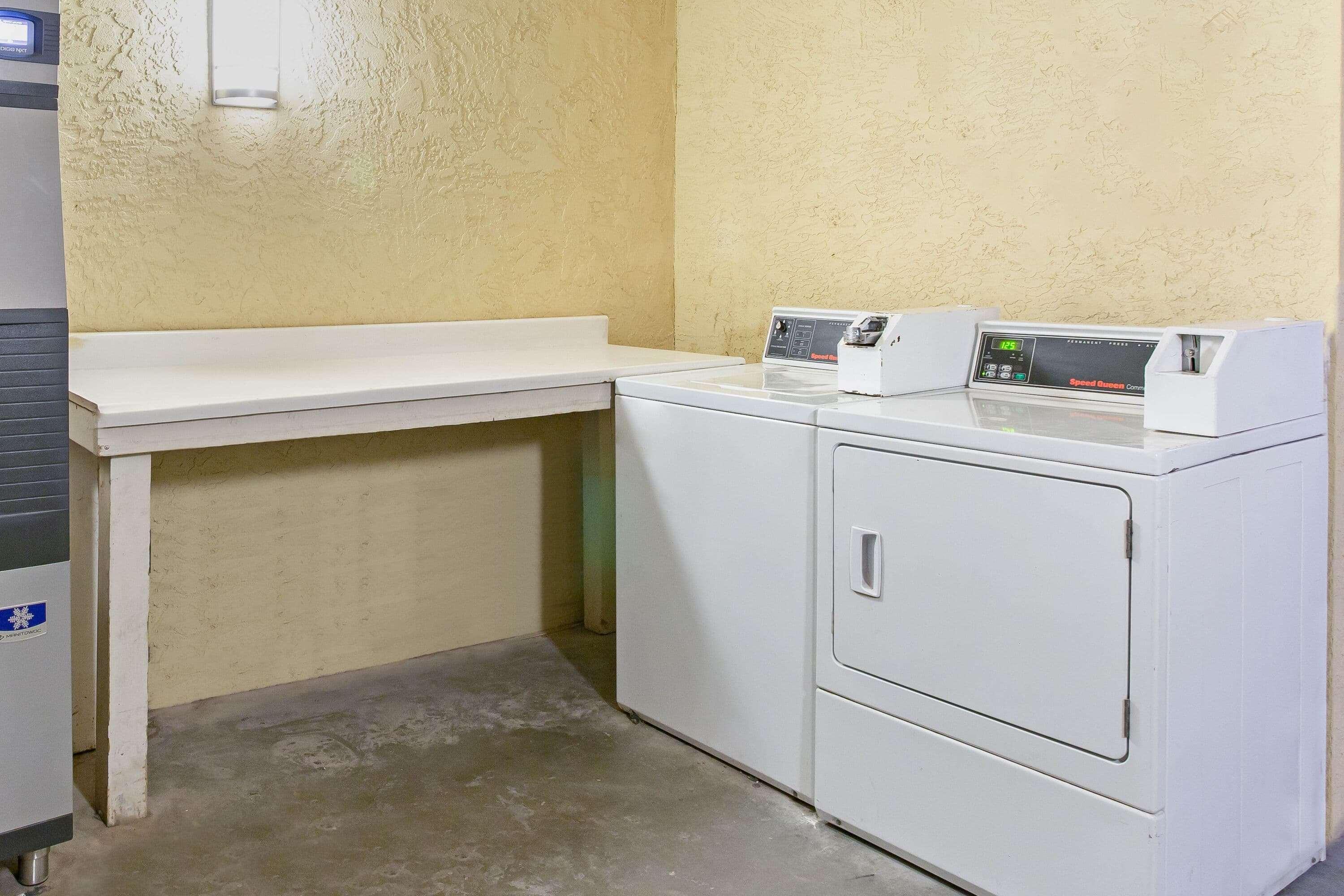Baymont By Wyndham Fort Stockton Bagian luar foto