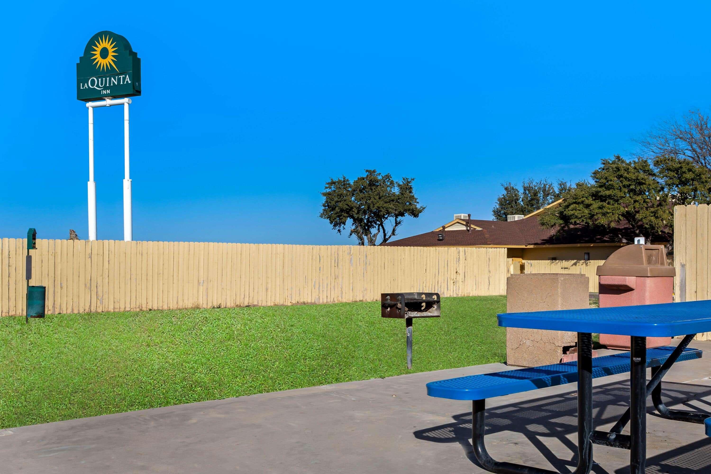 Baymont By Wyndham Fort Stockton Bagian luar foto