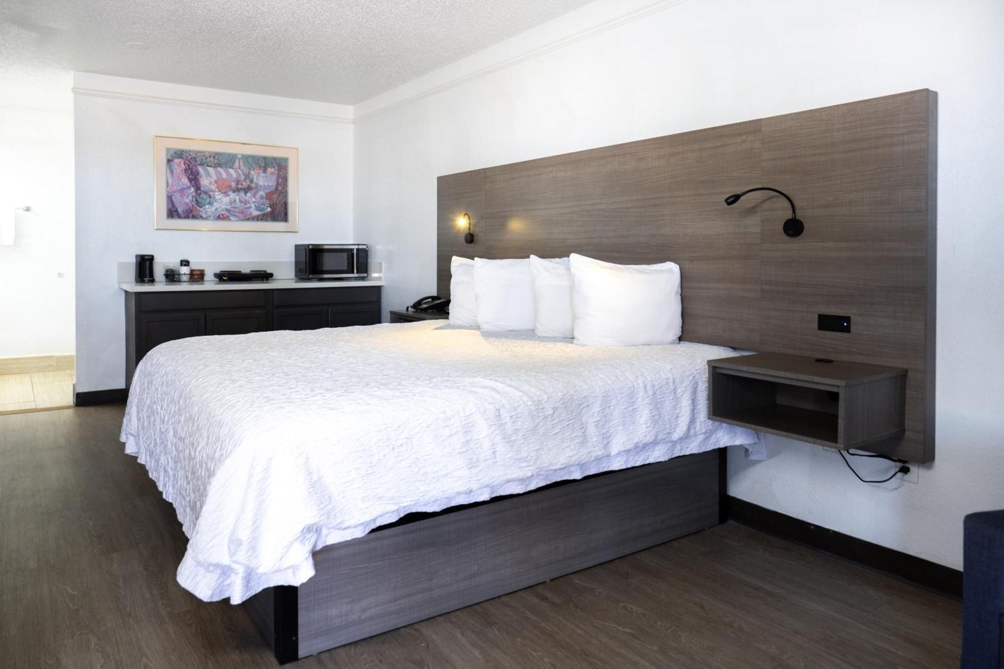 Baymont By Wyndham Fort Stockton Bagian luar foto